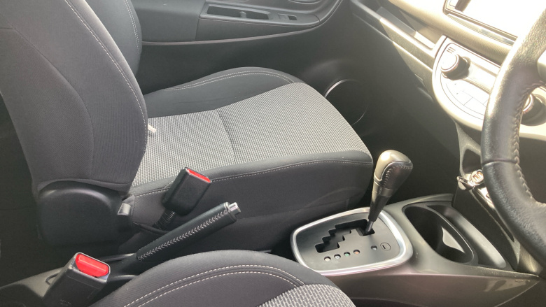 Toyota Yaris 1.5 Hybrid Icon 5dr CVT Hybrid Hatchback